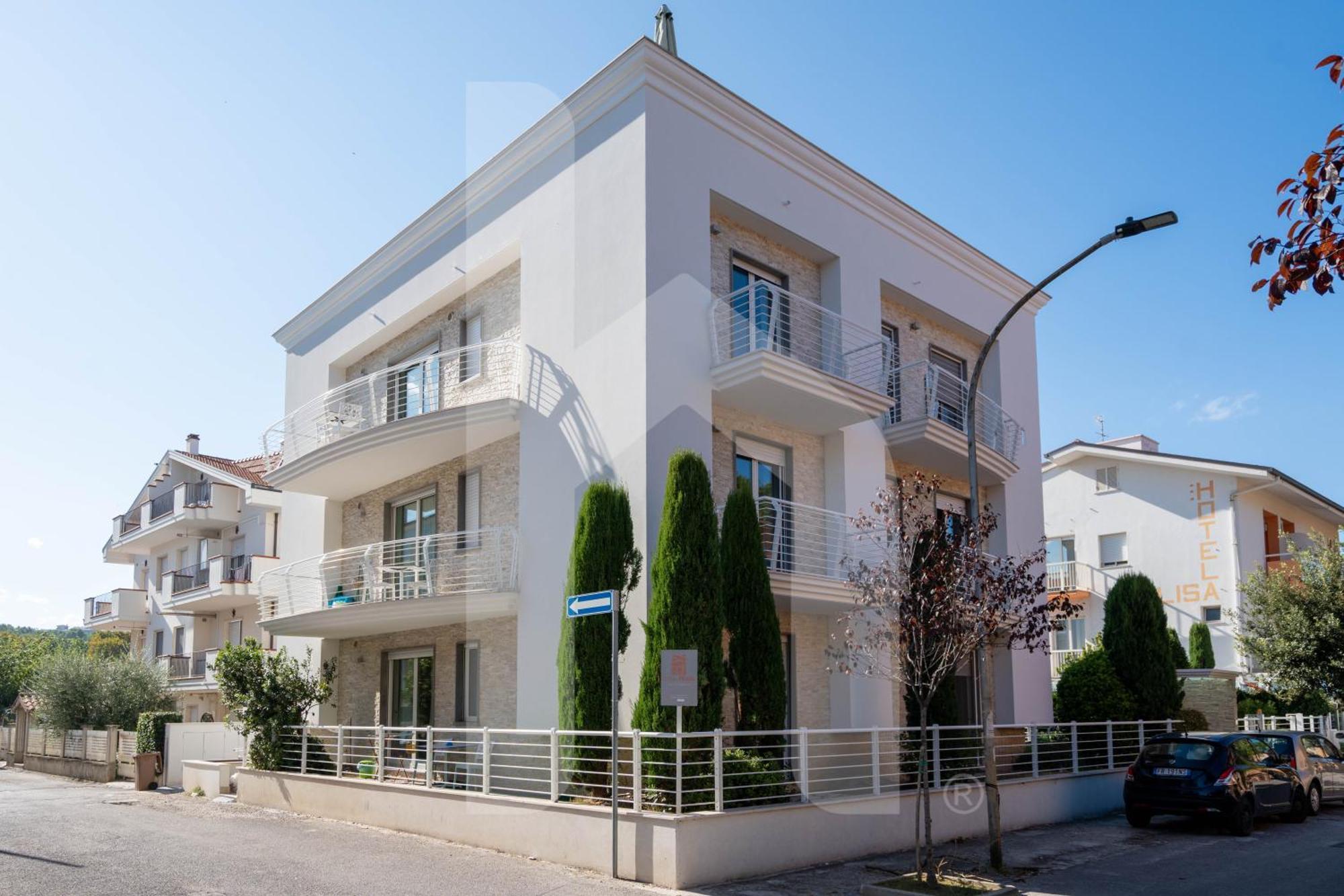 Homiday - Residence Bordopineta Pineto Ngoại thất bức ảnh
